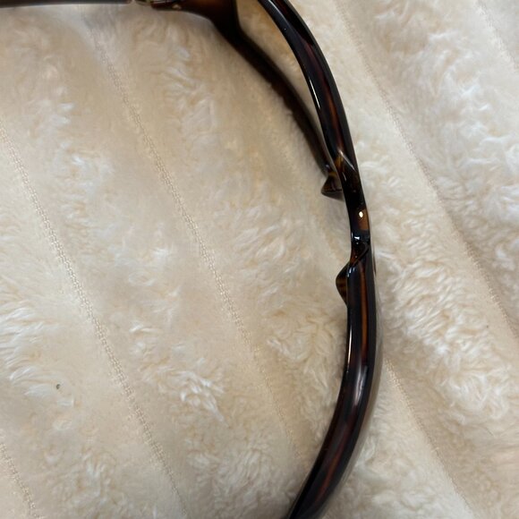 Brown Gucci Sunglasses - Picture 11 of 16